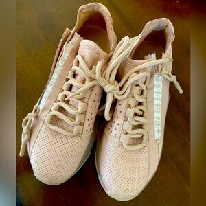 Woman's Sneakers & Athletic Shoes Steve Madden Maxima-R Sneaker 6M